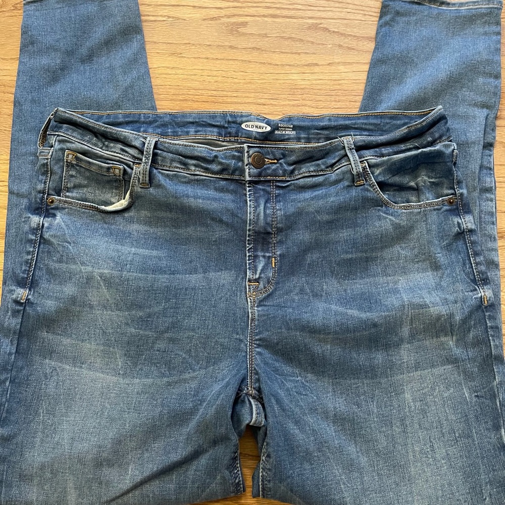 Old Navy Rockstar Super Skinny Jeans